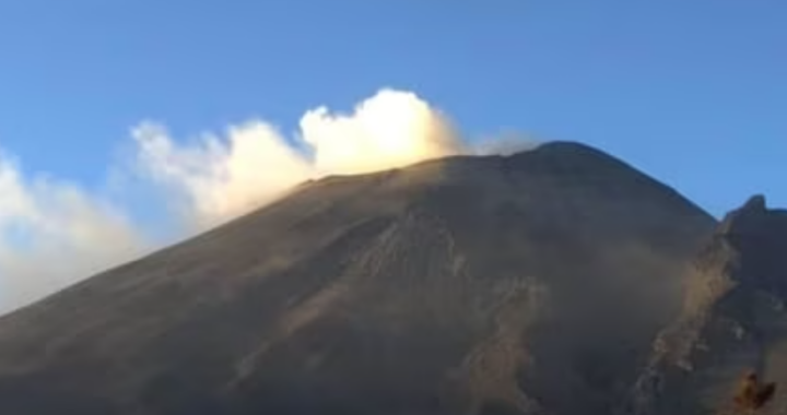 Disminuye actividad del Popocatépetl; exhalaciones hacia el noroeste