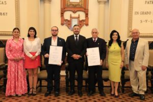Reconoce Ayuntamiento al Hospital Puebla y a los médicos Calva y Rodríguez