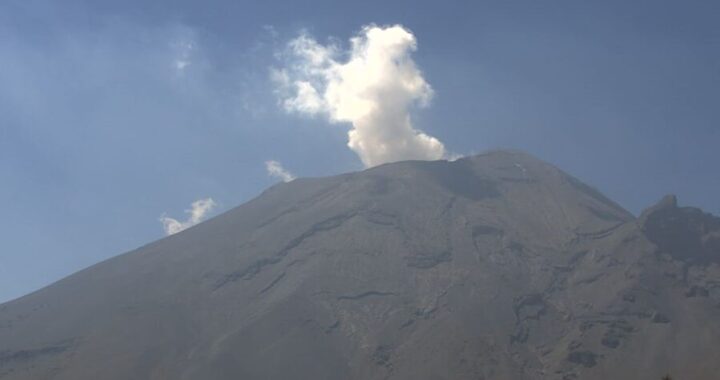 Reportan menor caída de ceniza del Popocatépetl; mejora calidad del aire