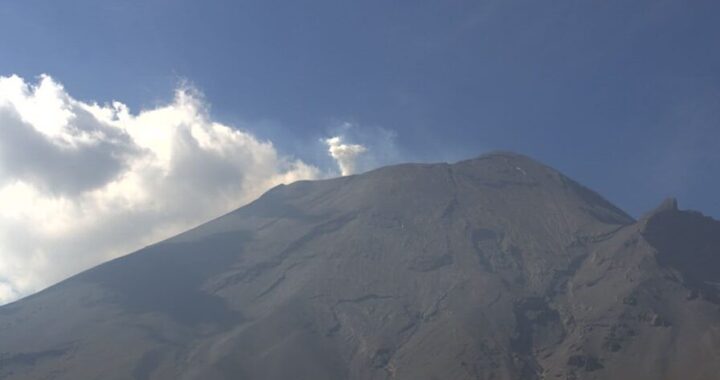 Siguen recomendaciones por caída de ceniza; calidad regular del Popocatépetl