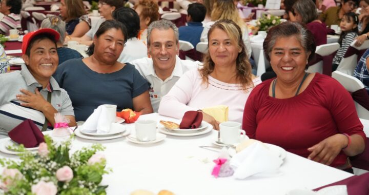 Se reúne Pepe Chedraui con mujeres por Día de la Madre