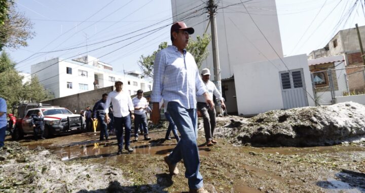 Recorre Gobernador colonias afectadas por la tormenta