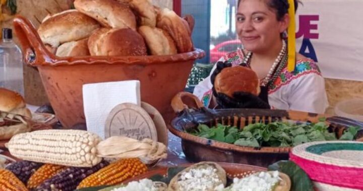 Agregan a cocineras tradicionales de Puebla en Catálogo de Turismo de Romance