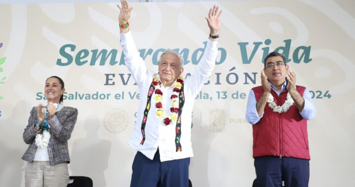 Realizan AMLO y Sheinbaum gira de trabajo por Puebla