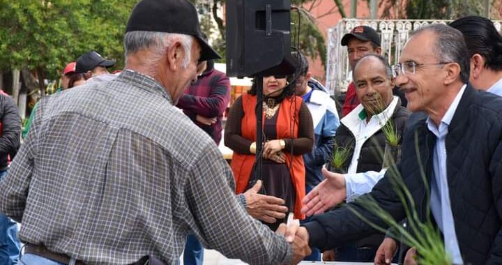 Dona Granjas Carroll árboles en Perote, Tlachichuca y Tepeyahualco