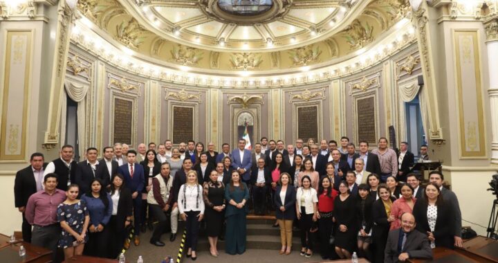 Asiste Sergio Salomón al Canal del Congreso del Estado de Puebla