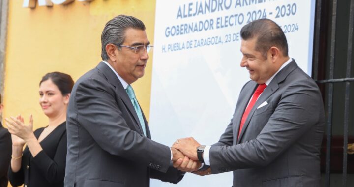 Salomón coloca bando para dar a conocer a Armenta como próximo gobernador de Puebla