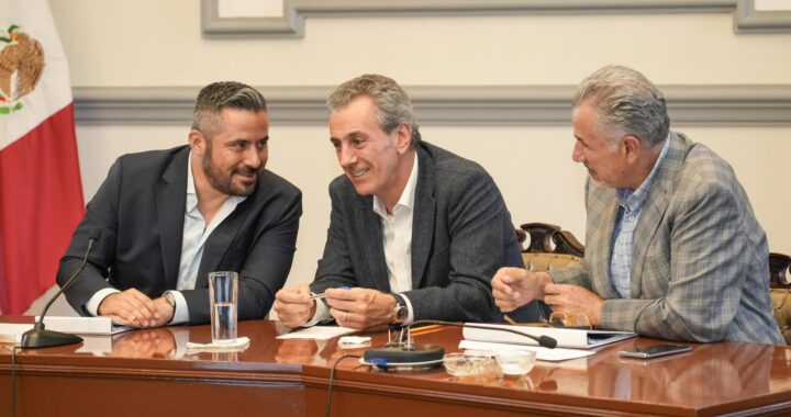 Se reúnen Adán Dominguez y Pepe Chedraui para continuar con trabajos en proceso de transición