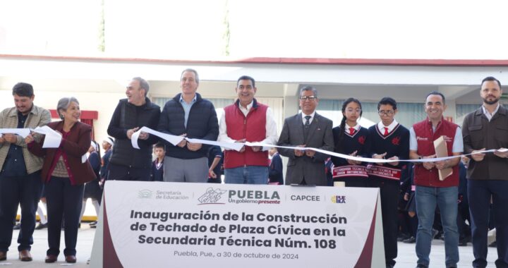 Combate Gobierno de Salomón rezago educativo; entrega techados y aulas en la capital