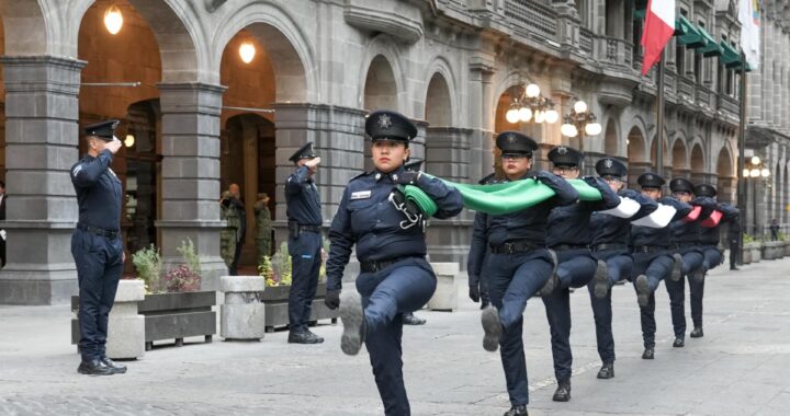 Lidera Armenta y Chedraui pase de lista a fuerzas municipales en el Zócalo de Puebla