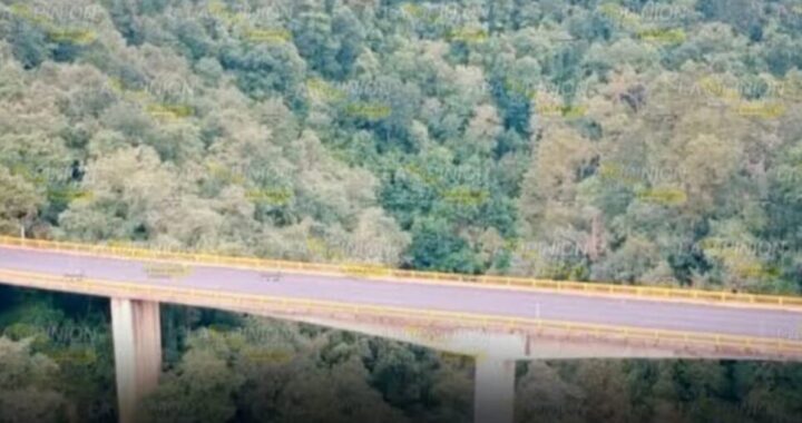 Abandonan restos humanos en el fondo del puente de Totolapa, Huachinango