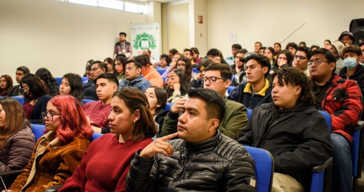 Ofrece Gobierno de la Ciudad el taller Buscadores de Empleo a futuros profesionistas