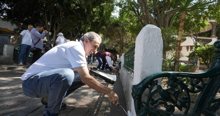 Fomenta Chedraui faena de conservación en el parque principal de San Jerónimo Caleras